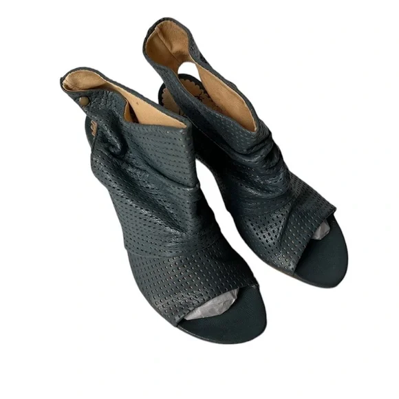 NEW IN BOX Fly London Indigo Iwo Toe Dark Grey Leather Ankle Boot 40 - Picture 7 of 16